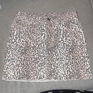 Olivaceous Leopard Short Skirt in size small